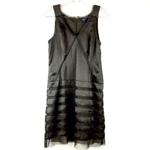 Gap Size 2 Dress Sleeveless Black V-Neck Sheath